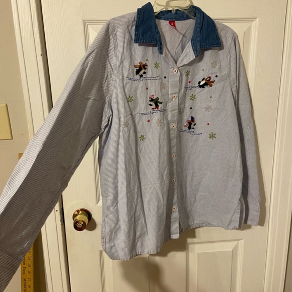 Women’s Blue Striped Button-Up Shirt with Embroidered Ski Motif